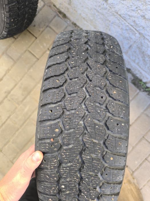 Продам шины зимние 195/65/15