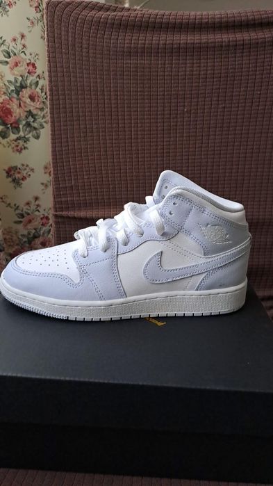 Jordan mid , mărimea 37,5