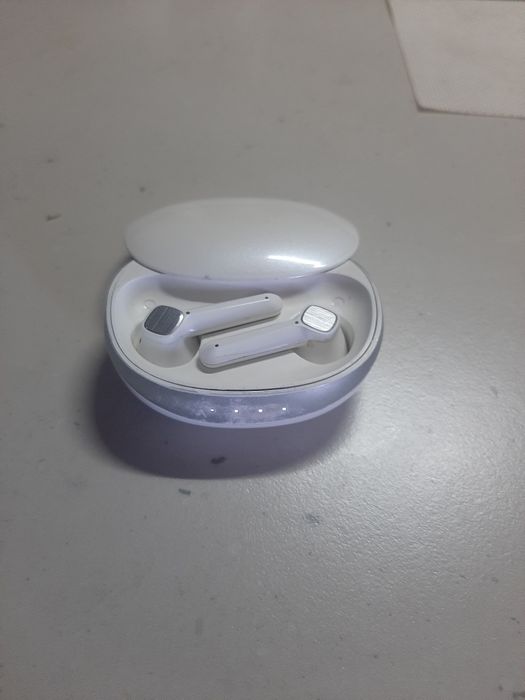 Наушники  AirPods