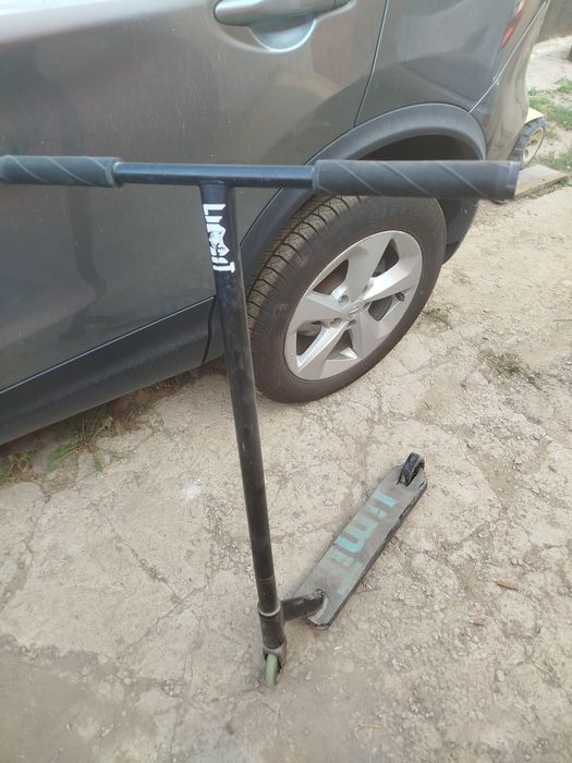 Продается самокат.трюковой.