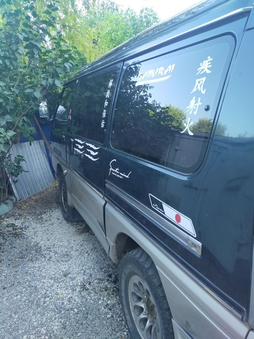 Мицубиси Делика внедорожник