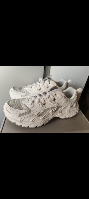 Vind Trusardi Adidasi