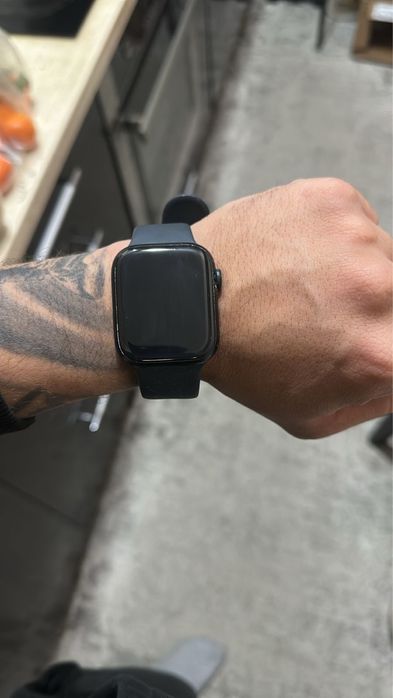 Продам Apple Watch 9