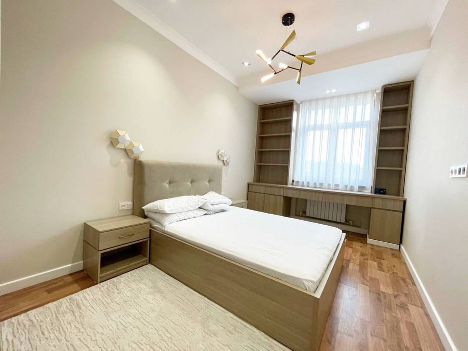 Продается Квартира 3х ком 90м2 ЖК Parisien Ул бабура аэропорт