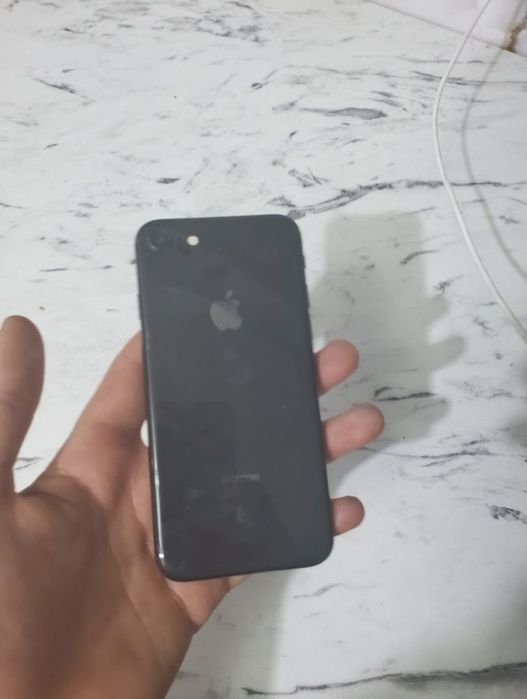 Vand iphone 8 64 gb