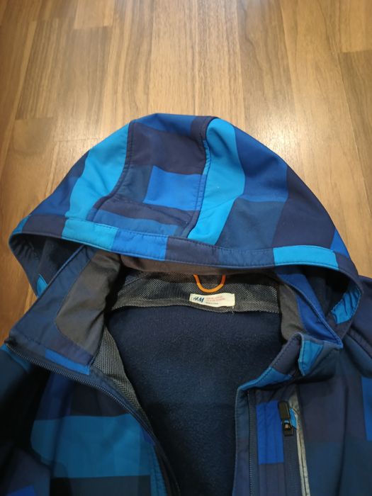 Подарява се Яке ветроустойчиво пролет/есен дете 12 годишно