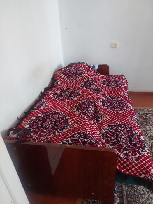 Мебель , диван, стол, кровать, сервант