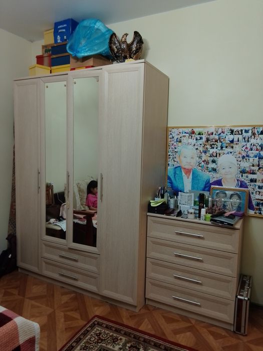 4х дверный шкаф и комод
