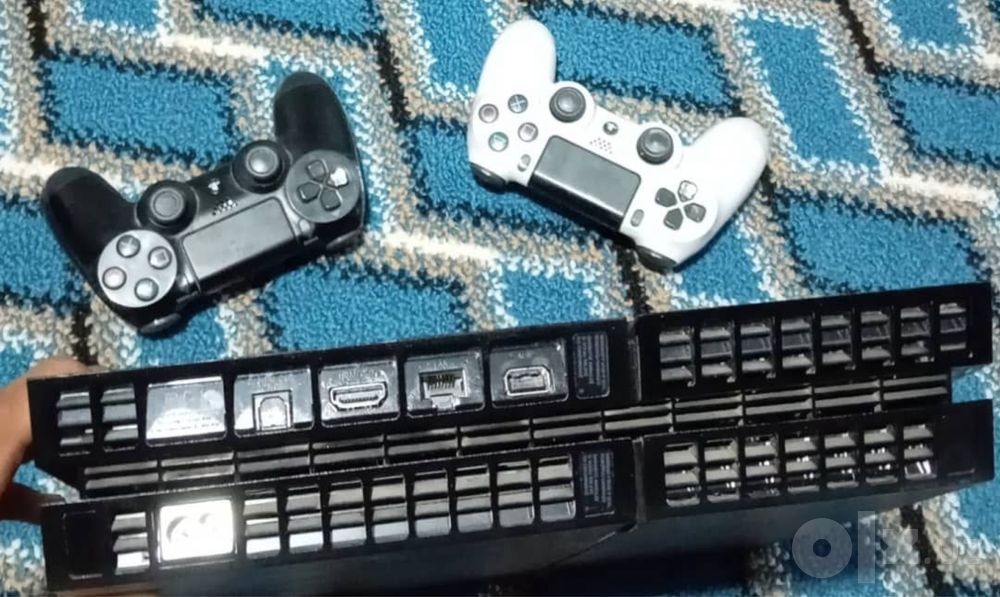 Play Station 4, FAT