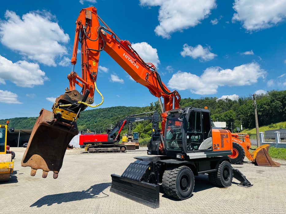Excavator pe roti Hitachi ZX 190 W, an 2016, 20 tone, lama + cale