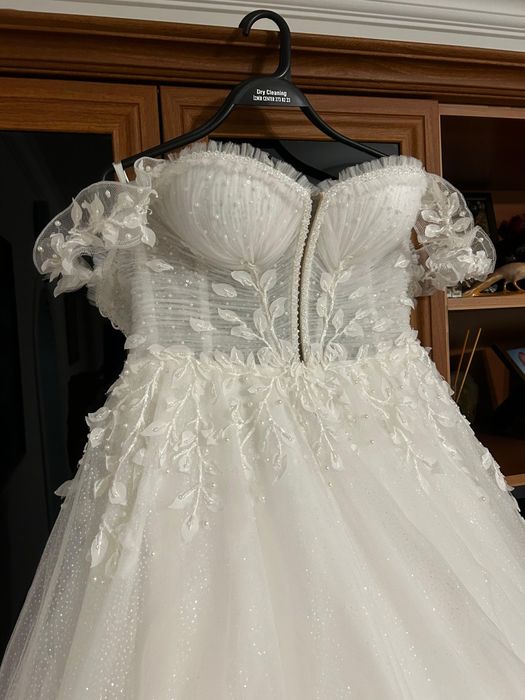 Булчинска рокля.