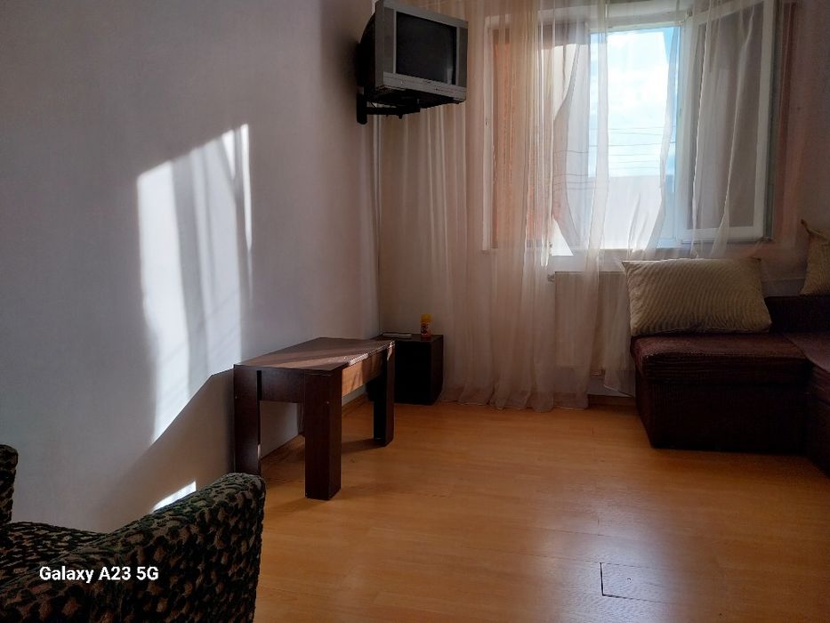 Închiriez garsoniera