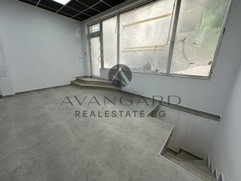 Продава се Магазин в Пловдив, Кършияка - 45 кв.м за 2018 €/кв.м - Снимка #4