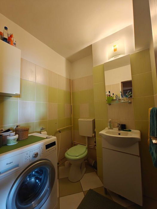 Apartament cu 4 camere de vânzare - zona Dacia