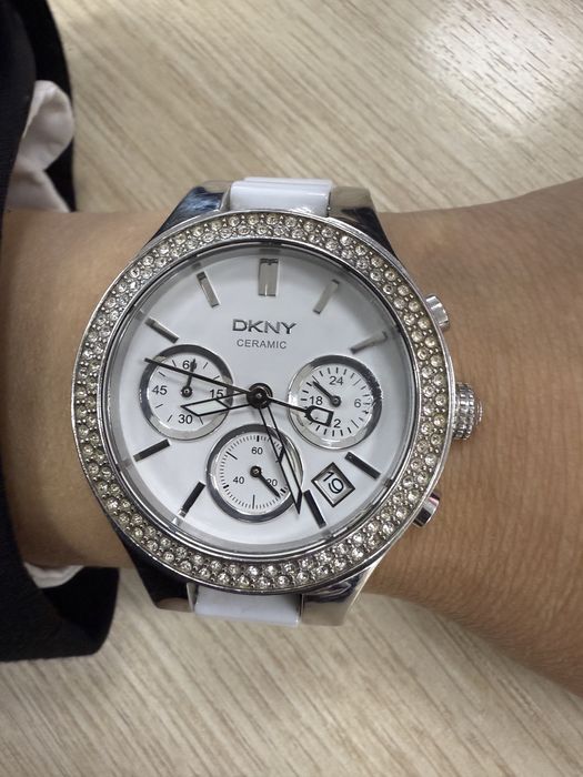 Продается DKNY часы оригинал в хорошем состоянии!