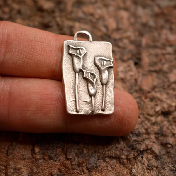 Сребърен медальон 925 „Кали“ – символ на женственост и хармония