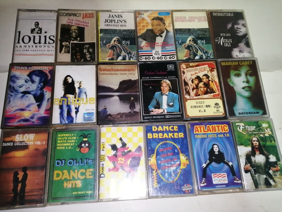 Аудио касети с различни изпълнители