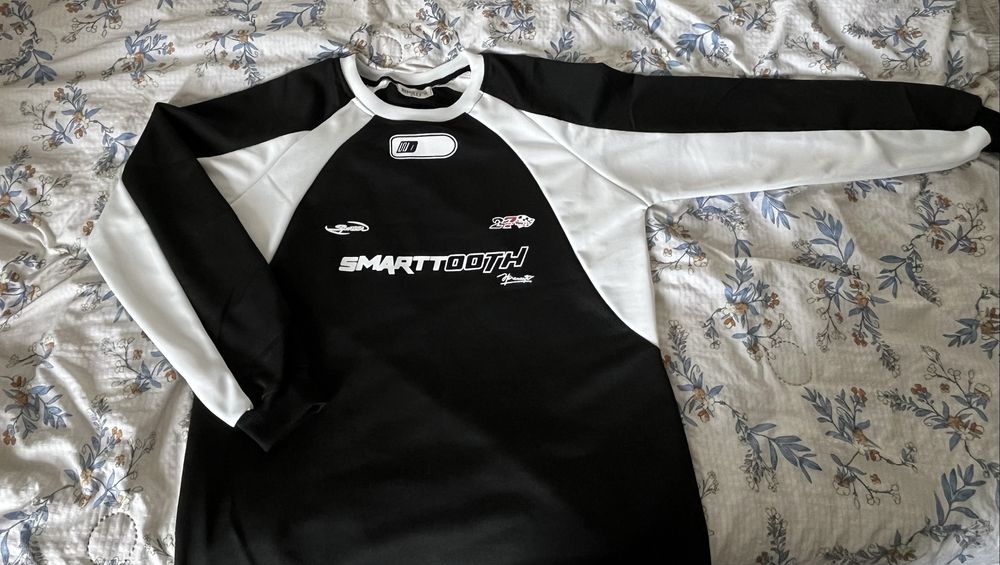 Продаем кофту sk8 кофта размера. S