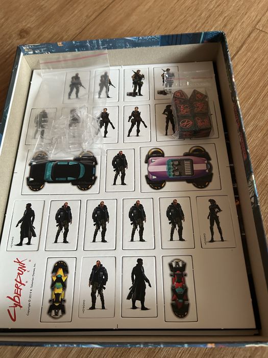 Продам настольную игру dnd cyberpunk red