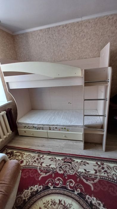 Продам двухъярусную кровать