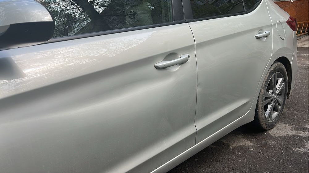 Хьюндай элантра.  .