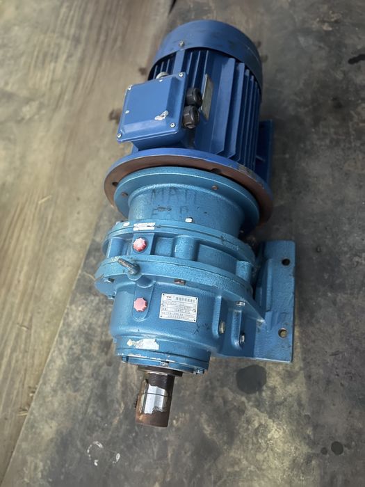 Мотор редуктор