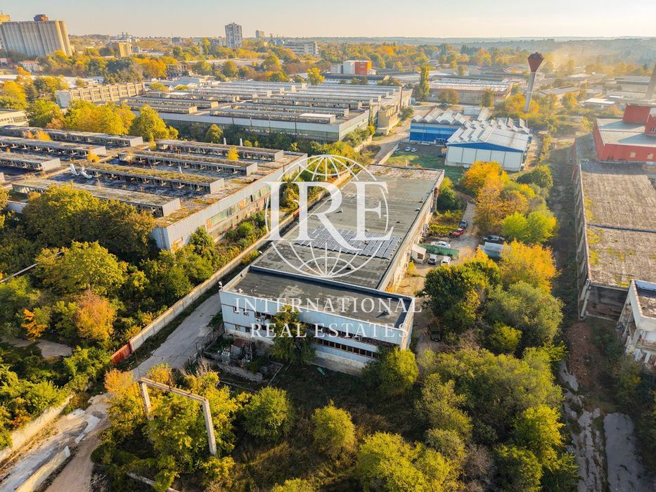 Склад в Добрич-Промишлена зона - Север площ 365 цена 184000