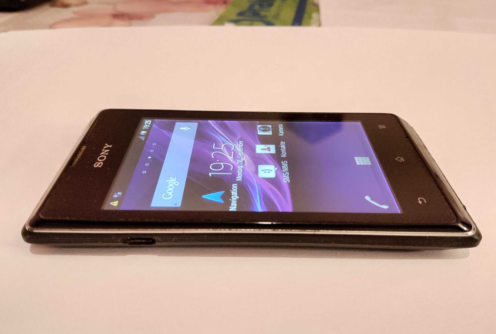 Смартфон  Sony Experia E - Dual