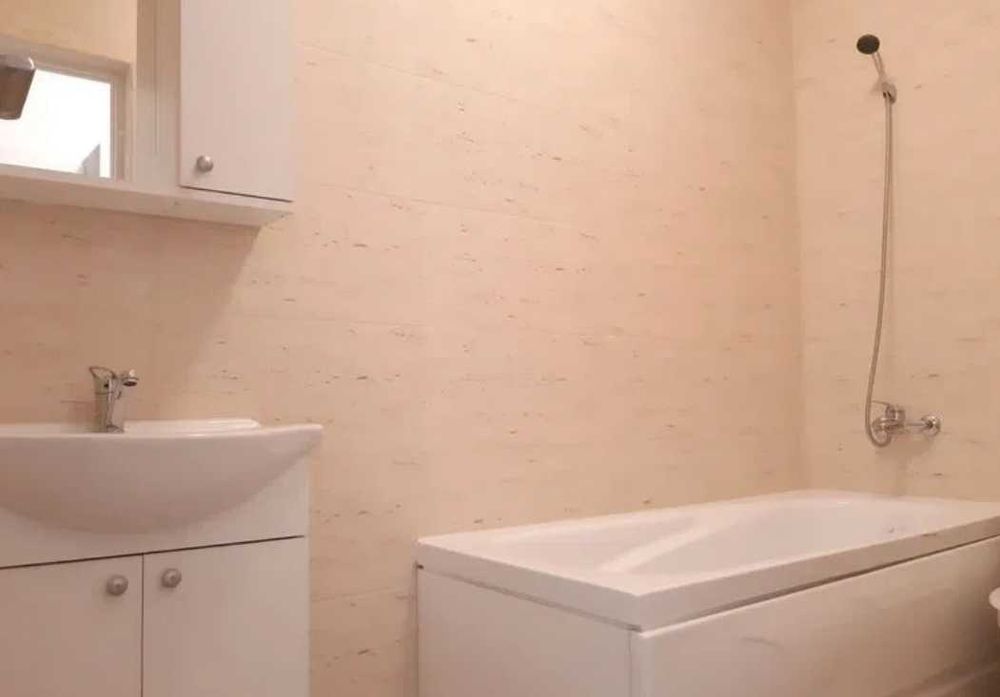 Дава се под наем Двустаен апартамент в Пловдив, Център - 41 кв.м за 137.7 € - Снимка #2