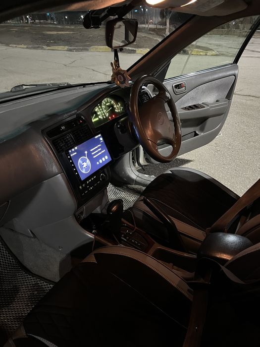 Продаю машину тайота карона