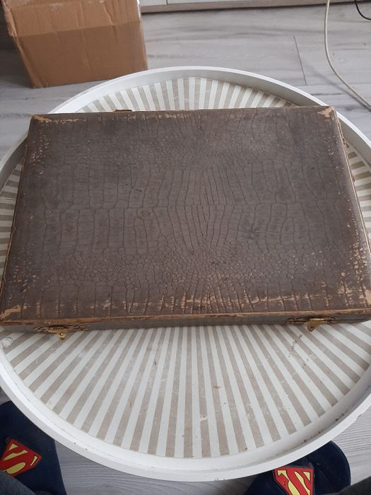 Lingurițe de ceai placate cu argint, în ambalajul original.