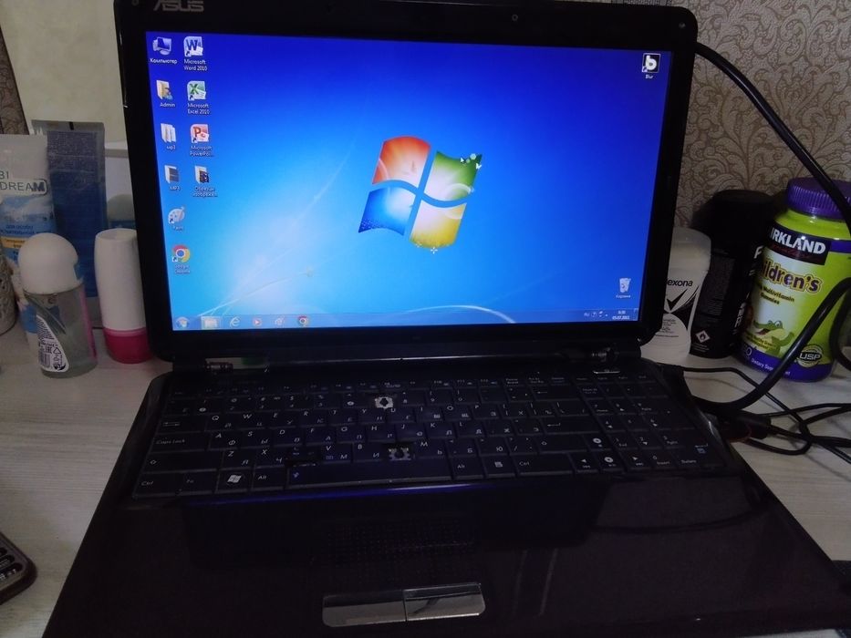 Ноутбук Asus Windows 7 работает но сломан шлеф продаю на запчасти