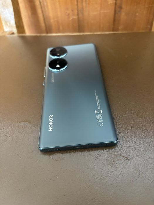 Продавам телефон Honor 70