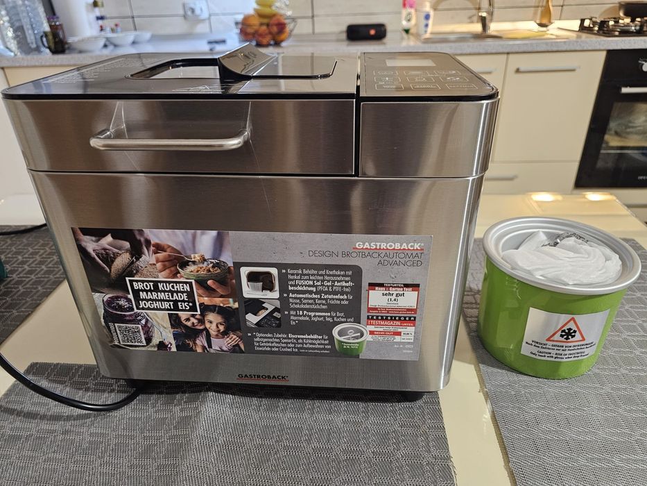 Mașină de pâine Gastroback la cutie