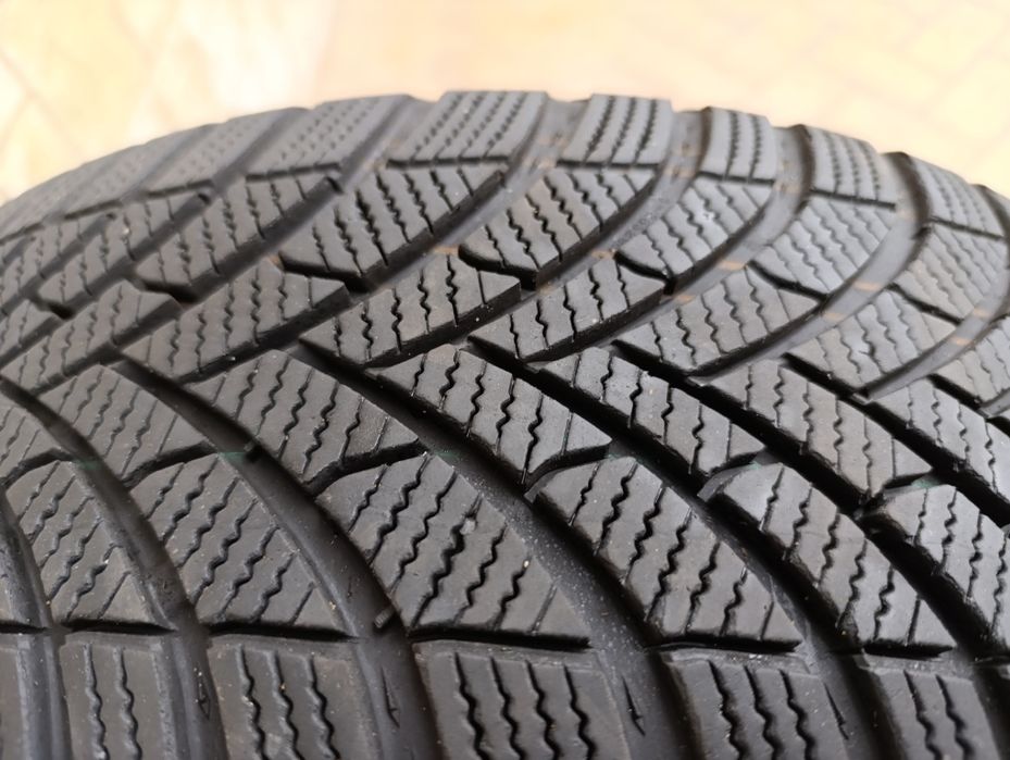 Зимни гуми 215/55/17 Bridgestone, Semperit