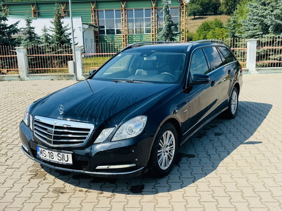 Vand sau schimb Mercedes E-Class 300