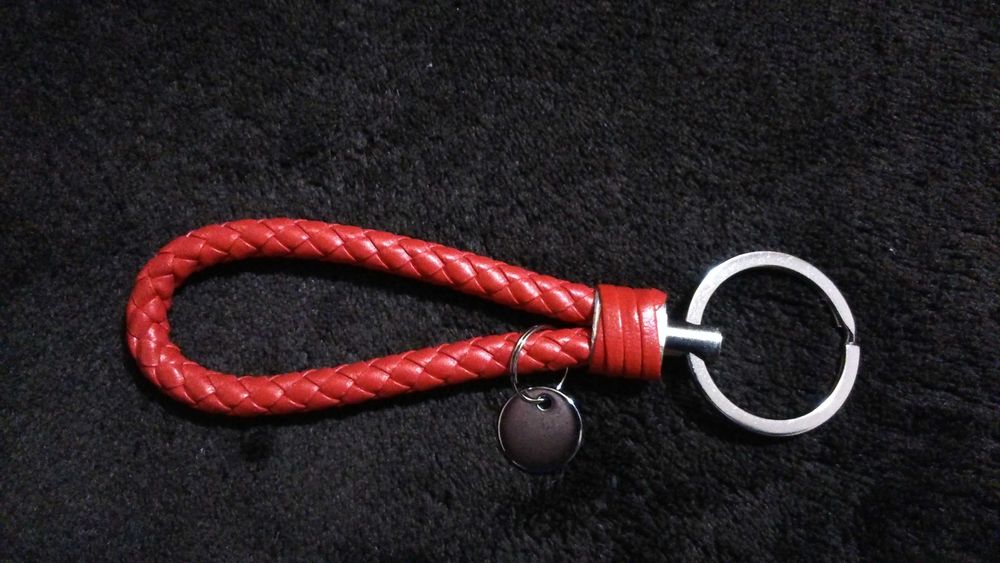 Breloc  pentru  chei  din  piele  - Nou