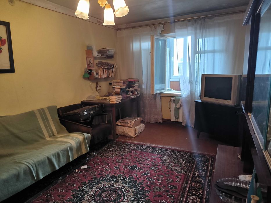 Продается 3 ком квартира Risoviy bozor oldida 3 xona kvartira sotiladi