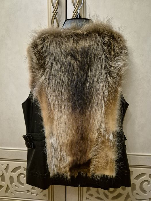 Продам жилет женский