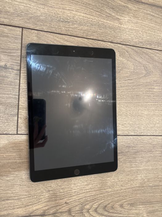 ipad 8 оригинальный сделаю скидку