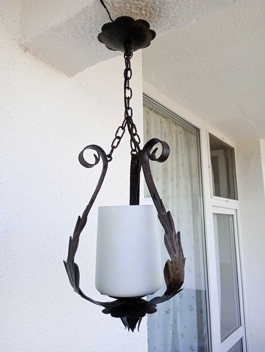 Стар полюлей еденичен от ковано желязо