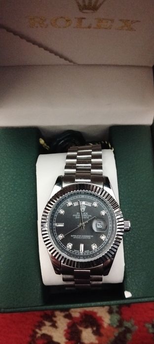 Продам новые часы