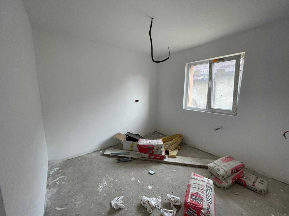 Vand casa/spatiu comercial