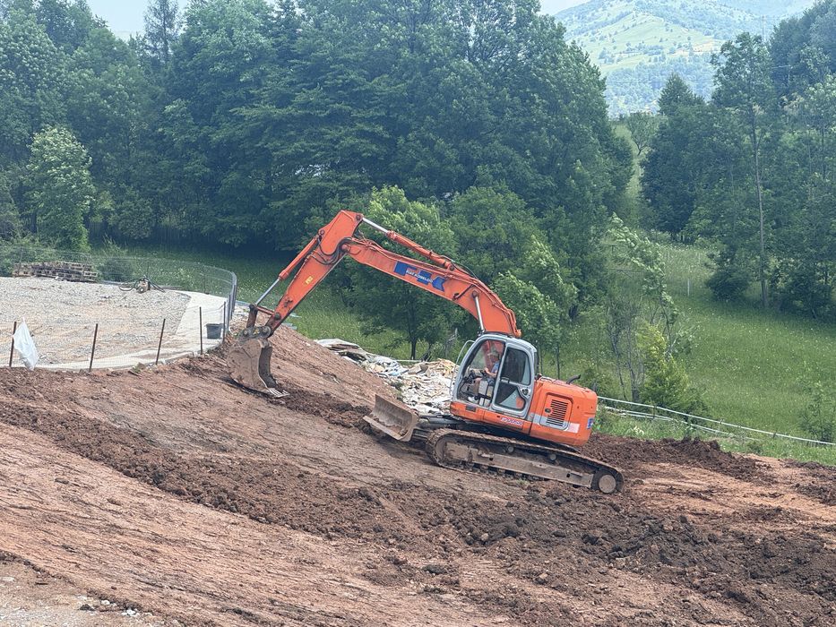 Excavator kobelco 22 tone , Lama buldozer , cupa 1,2 mc , motor isuzu