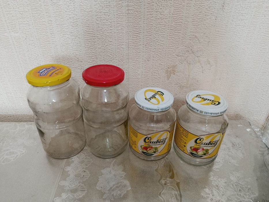 Банки разные с крышками