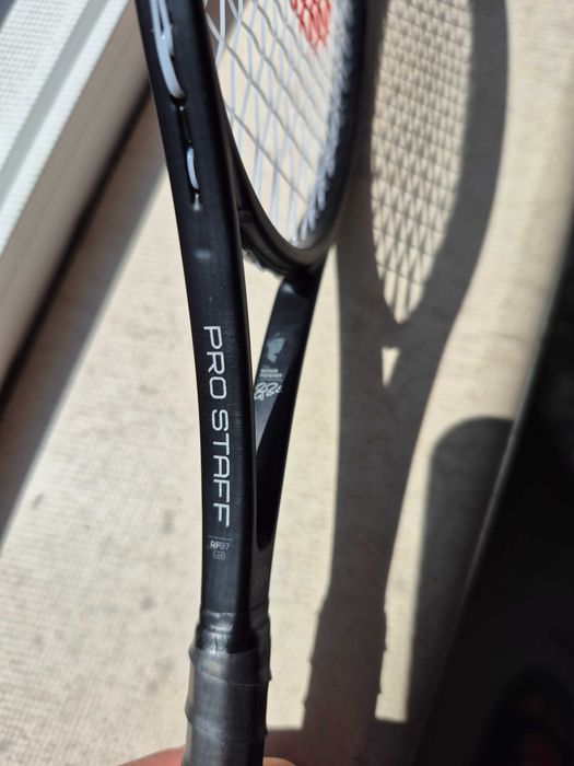 Раници, хавлии, мини ракети за тенис, ключодържатели и други