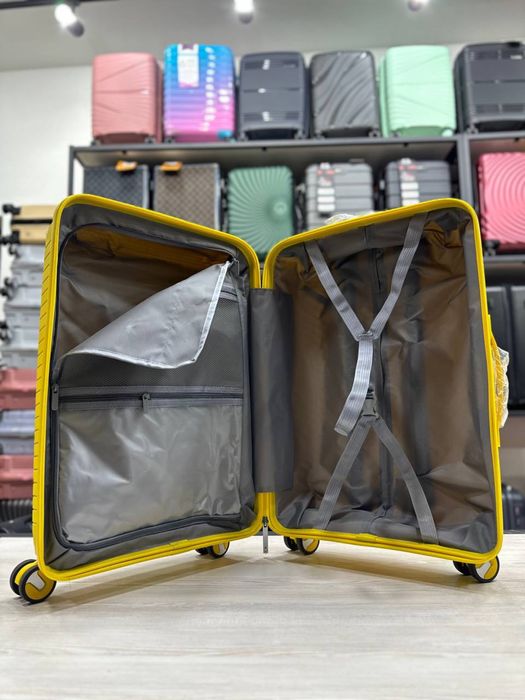 Чемодан Phantom (противоудрарые)