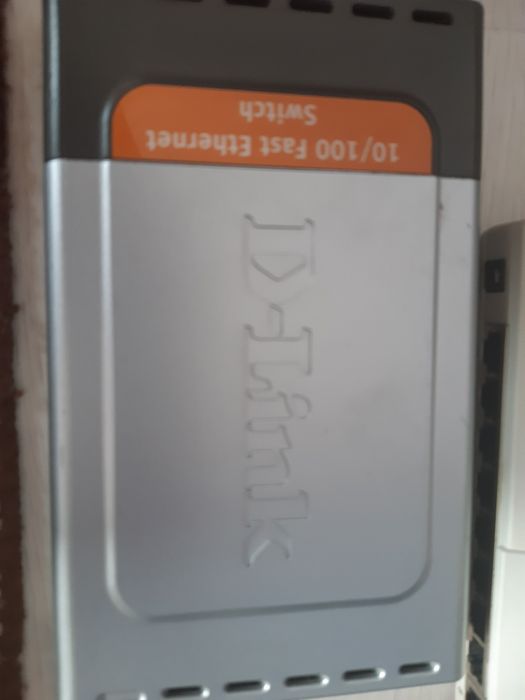 Модемы и свитчи.