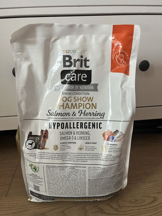 Vand mancare cain Brit Dog Show Champion
