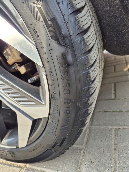 Vând 4 anvelope iarnă Barum Polaris 5 235/50 R19 VXL